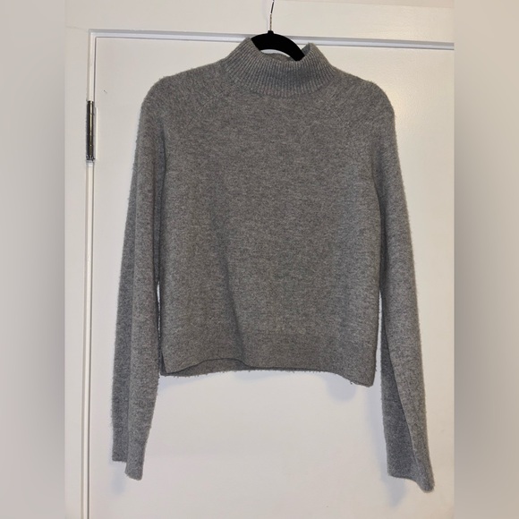 Abercrombie & Fitch 100% Cashmere Turtleneck in S - Picture 2 of 7